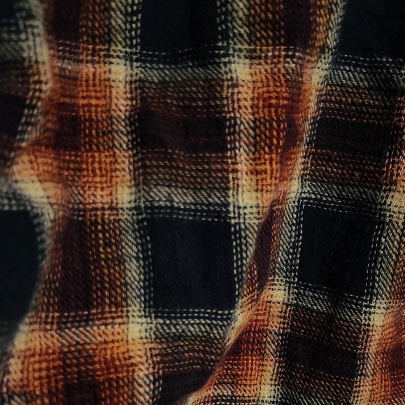 Woman's Hooded Plaid Shirt - Picture 4 of 7